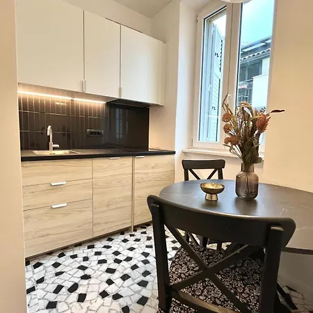 Old Town Bolero Luxury *