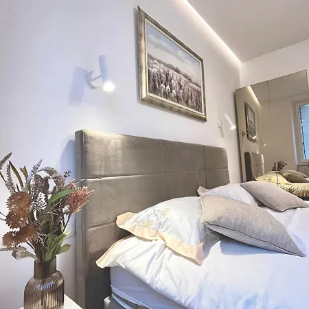 Old Town Bolero Luxury Apartment *