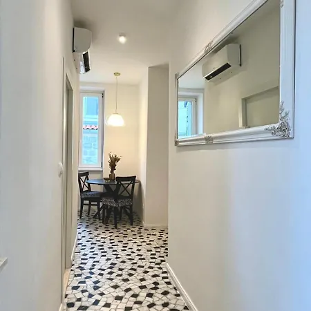 Old Town Bolero Luxury *